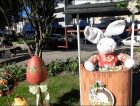 Praça Anita Garibaldi recebe decoração de Páscoa