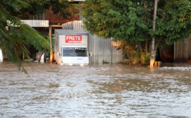 Governador sanciona lei que agiliza liberação de recursos para municípios em estado de emergência