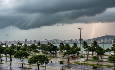 Alerta laranja: Defesa Civil aponta risco alto de temporais em SC