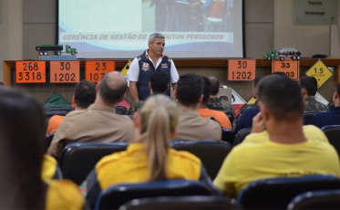 Defesa Civil da região passa por treinamento de transporte de cargas perigos