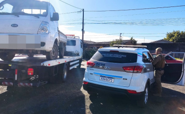 PM recupera carros que foram roubados de empresa em Tubarão