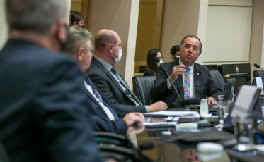 Covid-19: Deputados estaduais pedem auditoria nos atestados de óbito 