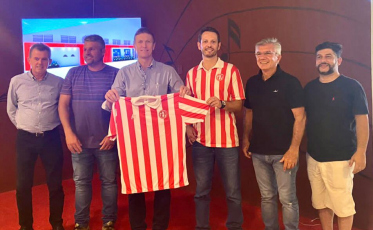 Metropolitano recebe deputado e organiza Costelaço