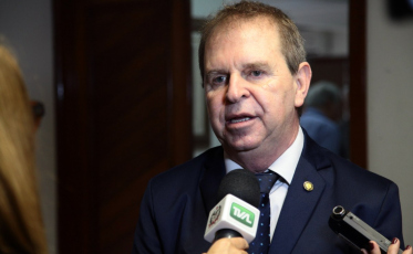 Impeachment de Carlos Moisés por improbidade administrativa