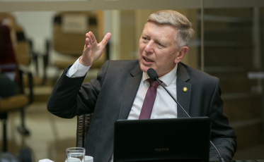 Governador veta lei que proíbe aumento de tarifas