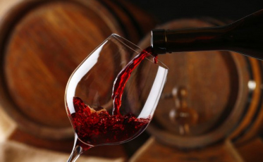 Novo empreendimento no Nações busca democratizar o consumo de vinho