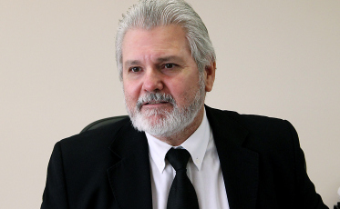 Proximidade com Criciúma, experiência profissional e exclusividade à Lava Jato