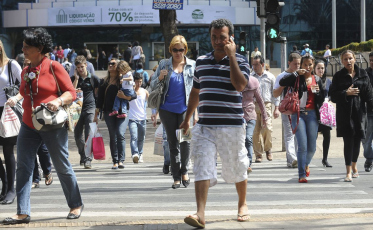 Taxa de desemprego fica em 12,2% no primeiro trimestre do ano