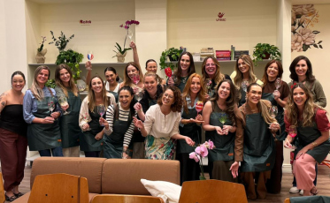 Projeto Elas promove workshop de pintura de taças no Nações Shopping