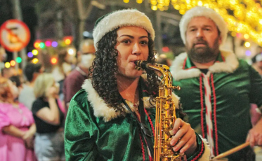 Desfile de Natal com Papai Noel e 300 participantes acontece neste domingo