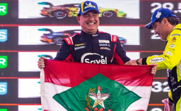 Piloto catarinense chega a nove pódios em dez corridas na Porsche Cup após etapa de Interlagos