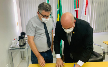 Lei que desonera empresas de taxa de lixo é promulgada