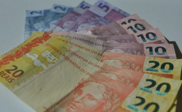 Trabalhadores nascidos em dezembro recebem crédito do FGTS