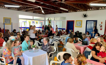Escolas fazem programação especial para comemorar Dia dos Avós