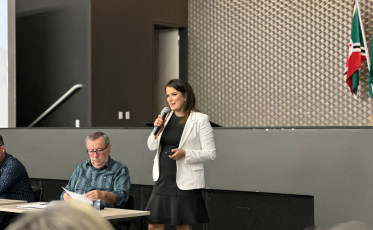 Em feito histórico, cardiologista Giordana Zeferino é aprovada para diretora do futebol feminino do Criciúma
