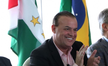 Forquilhinha: Juiz manda prefeito interromper divulgação de pesquisa sem registro