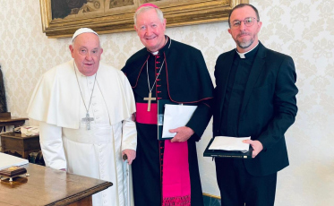 Dom Jacinto é recebido pelo Papa Francisco