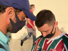 Torcedor do Tigre leva filho para tirar foto com os ídolos do Fluminense