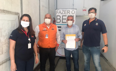 JBS doa dez toneladas de frango para a Defesa Civil