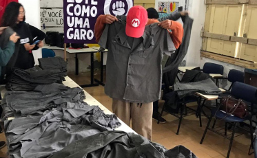 Uniformes da PRF são doados a moradores de rua