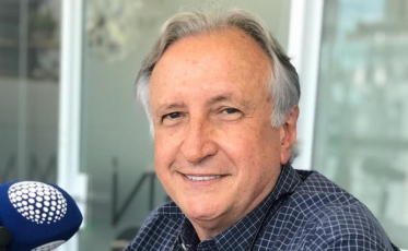 Dr. Ghedin deixava jogadores que não queriam viajar internados no estádio