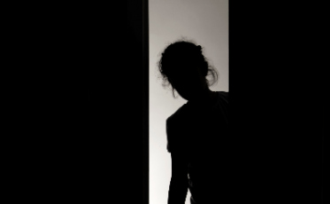 Idoso de 80 anos é condenado por estupro da neta de 12 anos