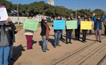 Moradores protestam pela manutenção do traçado de avenida em Vila Esperança