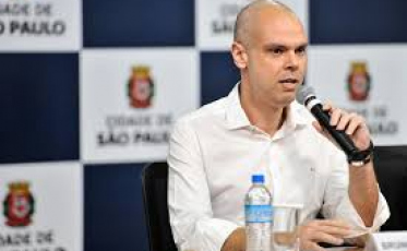 Prefeitura de SP adia carnaval 2021 