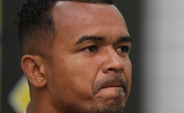 Contando as dificuldades para montar o time