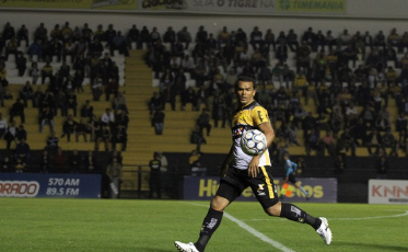 Zé Carlos absolvido e treino fechado