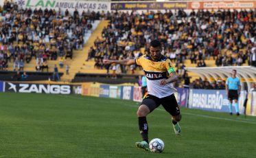 Daniel Costa e Marlon entre os melhores
