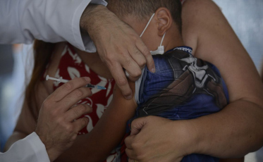 AGU: mais de 57 mil menores receberam vacina errada contra covid-19