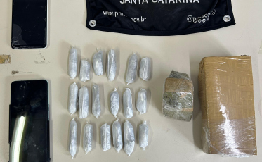 PM prende dupla que transportava mais de 700 gramas de maconha de Criciúma até Tubarão