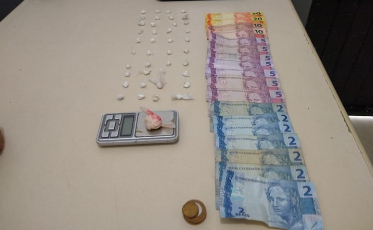 Polícia apreende adolescente com mais de 40 embalagens de crack
