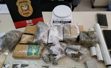 Quatro prisões por tráfico à luz do dia em Laguna