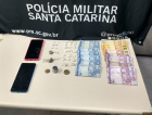 Com crack e maconha, jovens são presos por tráfico de drogas em Criciúma