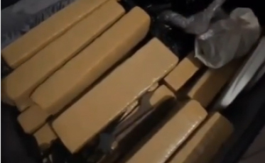 PM encontra mala com 12 kg de maconha em Tubarão