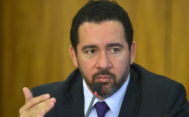 Governo libera saque do PIS/Pasep para idosos