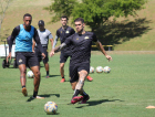 Criciúma realiza treino tático e técnico na manhã de domingo
