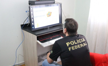 Em operação da Polícia Federal, homem é preso em Criciúma com arquivos de pornografia infantojuvenil