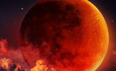 Maior eclipse lunar do século acontece hoje