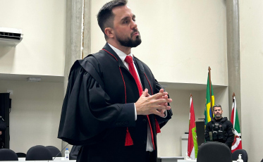 Homem é condenado a 25 anos por matar vizinha em Criciúma