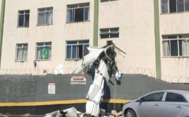 Queda de avião em Belo Horizonte deixa dois mortos e três em estado grave