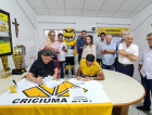 É oficial! Eder assina contrato com o Tigre (VÍDEOS) 