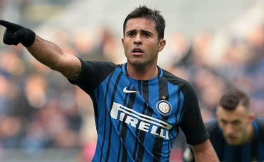 Negociação com atacante Eder deve ser definida na próxima semana