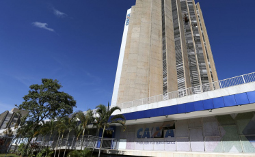 Trabalhadores nascidos em agosto podem sacar auxílio emergencial