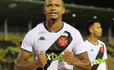 Edimar, do Vasco, na mira do Criciúma