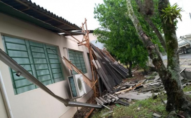 Escola de Forquilhinha atingida pelo vento será reformada