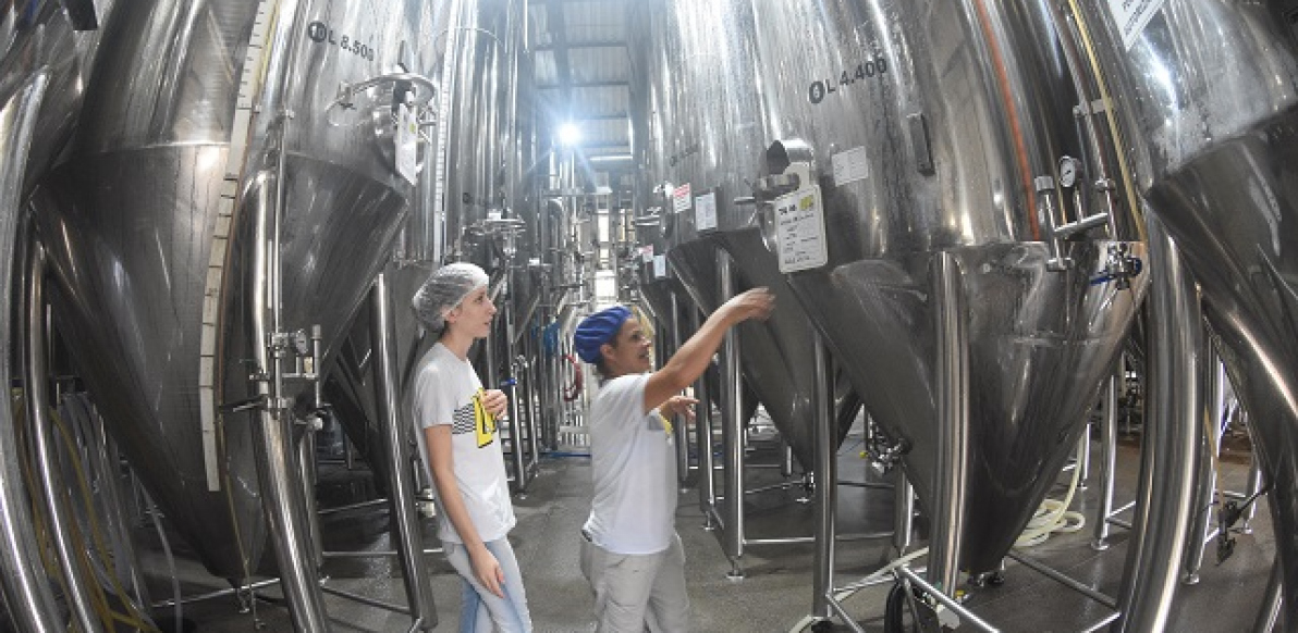 Sim: elas podem estar onde bem entenderem!