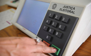 Urnas eletrônicas já estão a caminho dos locais de votação 